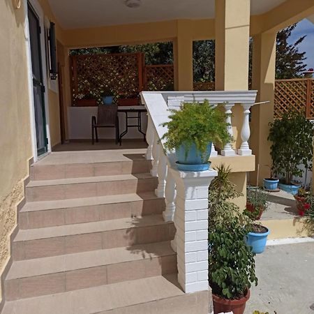 Dimitris House Petriti Daire Dış mekan fotoğraf