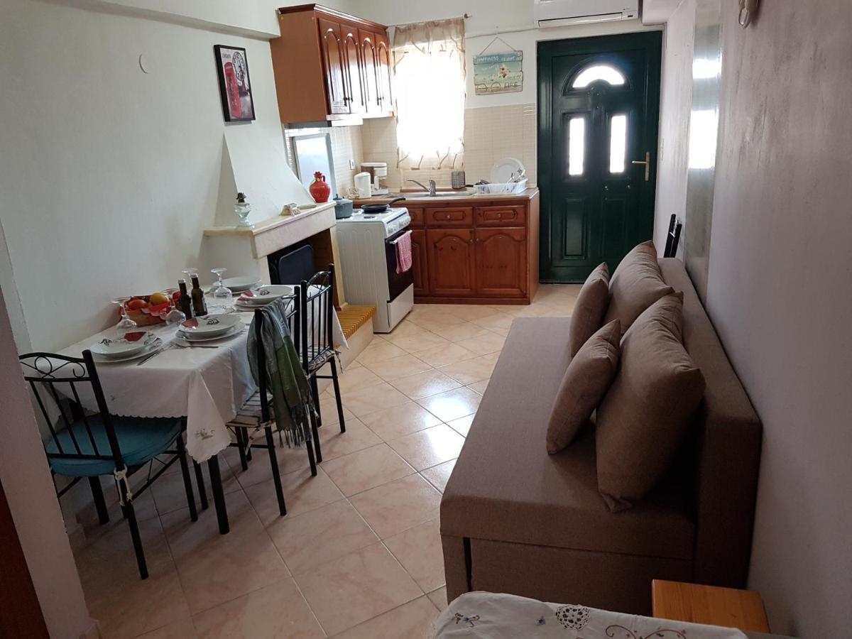 Dimitris House Petriti Daire Dış mekan fotoğraf